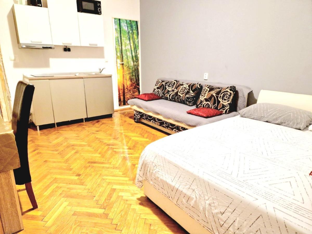 Central Jardin Guest House Split Buitenkant foto